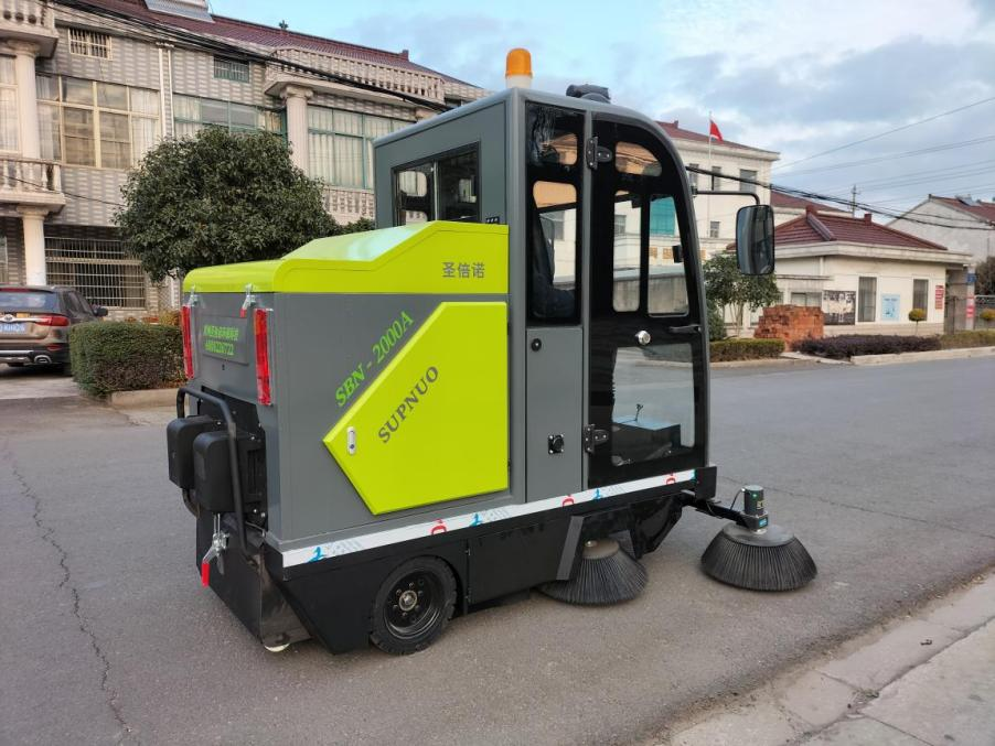 德宏龙建清扫车_0